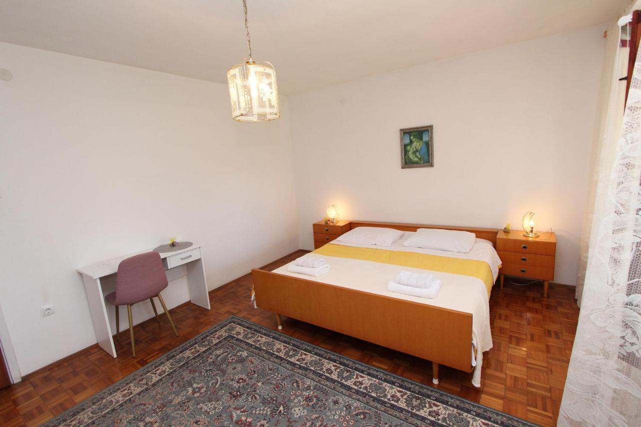 Rooms And Apartments Dino โรวีน ภายนอก รูปภาพ