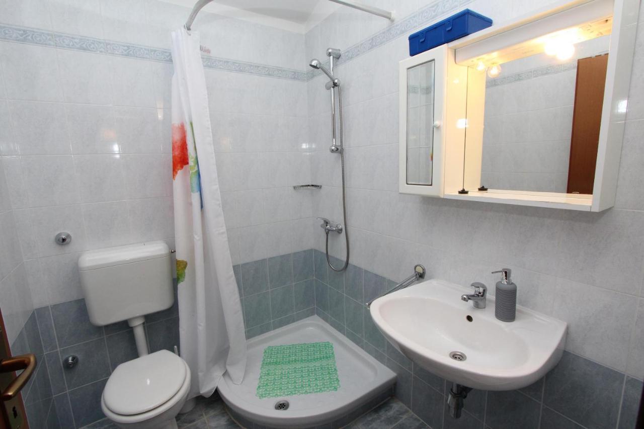 Rooms And Apartments Dino โรวีน ภายนอก รูปภาพ