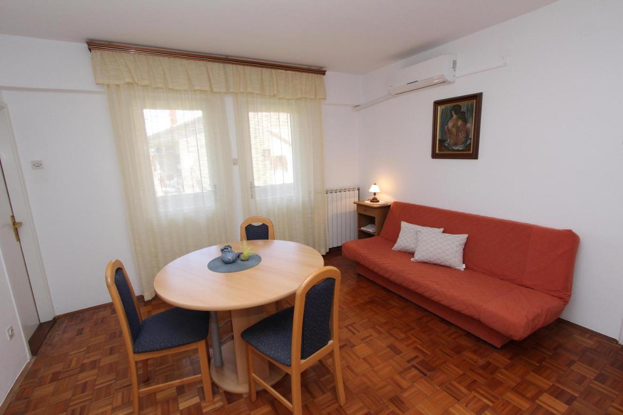 Rooms And Apartments Dino โรวีน ภายนอก รูปภาพ
