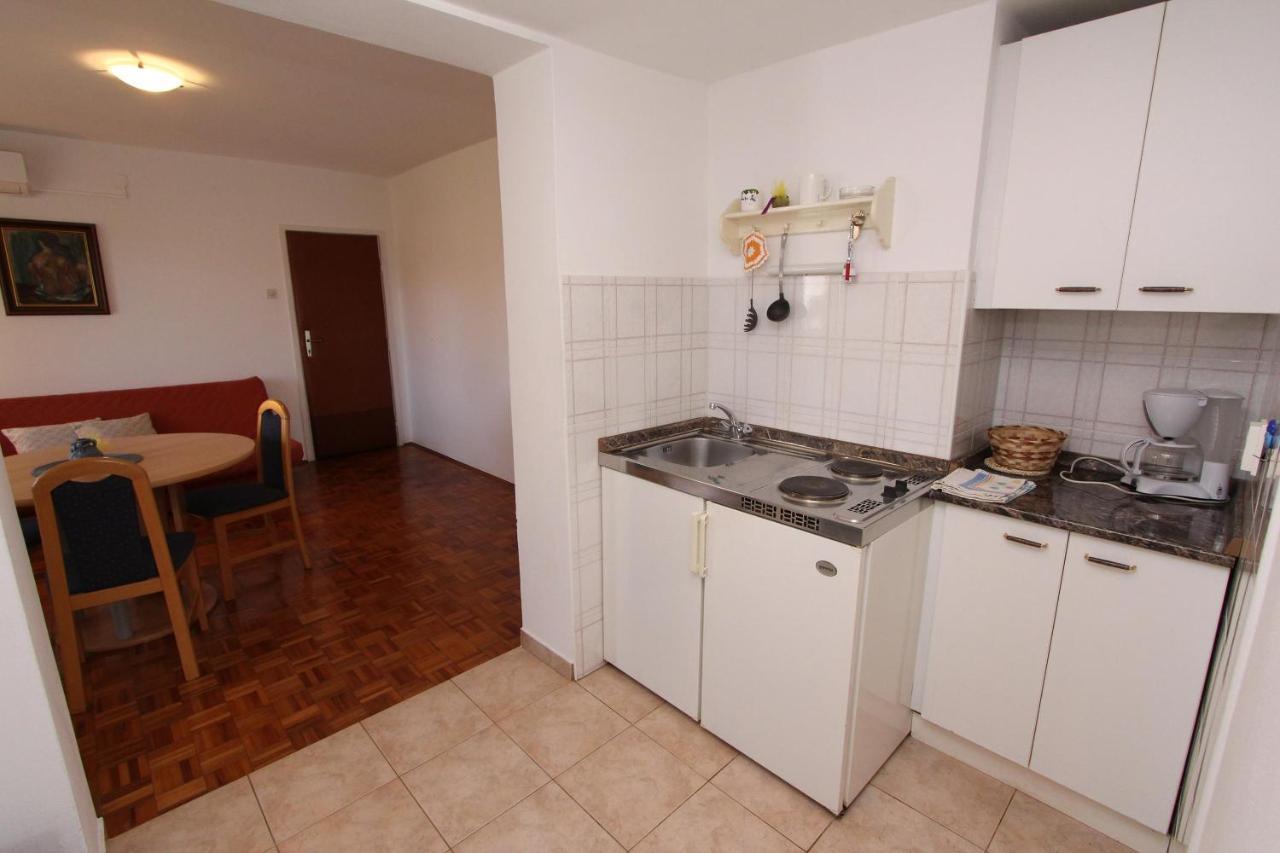 Rooms And Apartments Dino โรวีน ภายนอก รูปภาพ