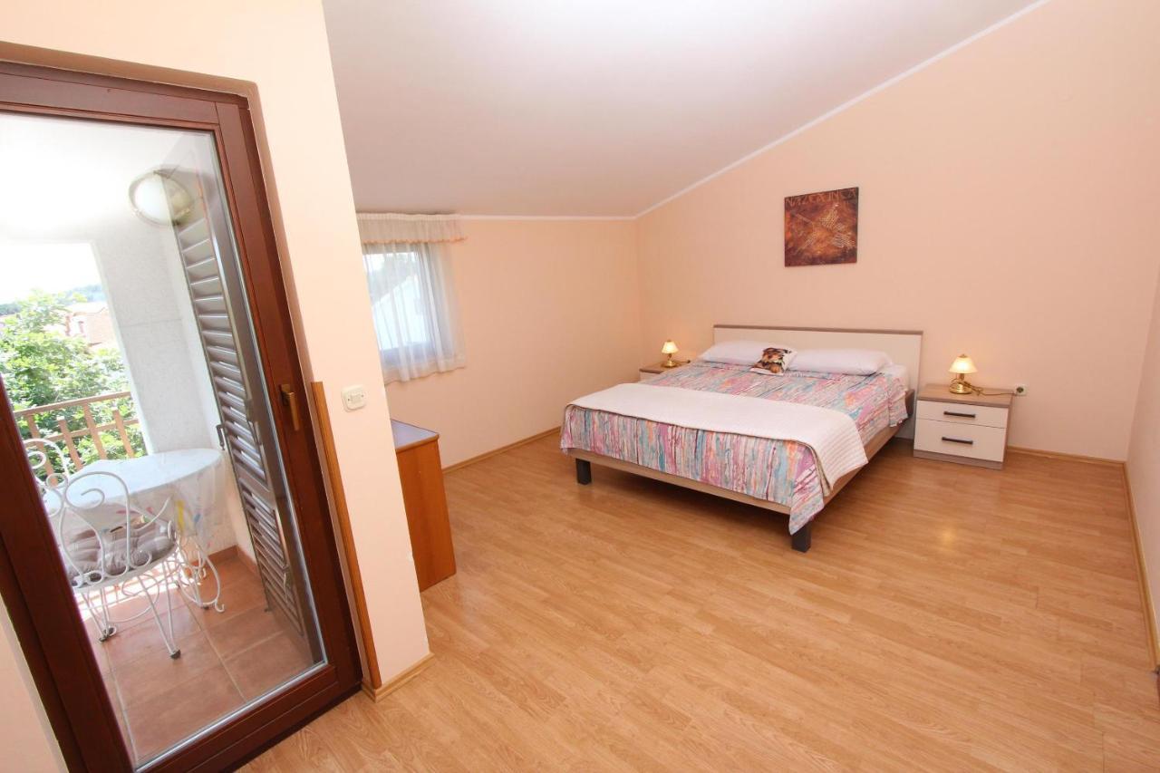Rooms And Apartments Dino โรวีน ภายนอก รูปภาพ