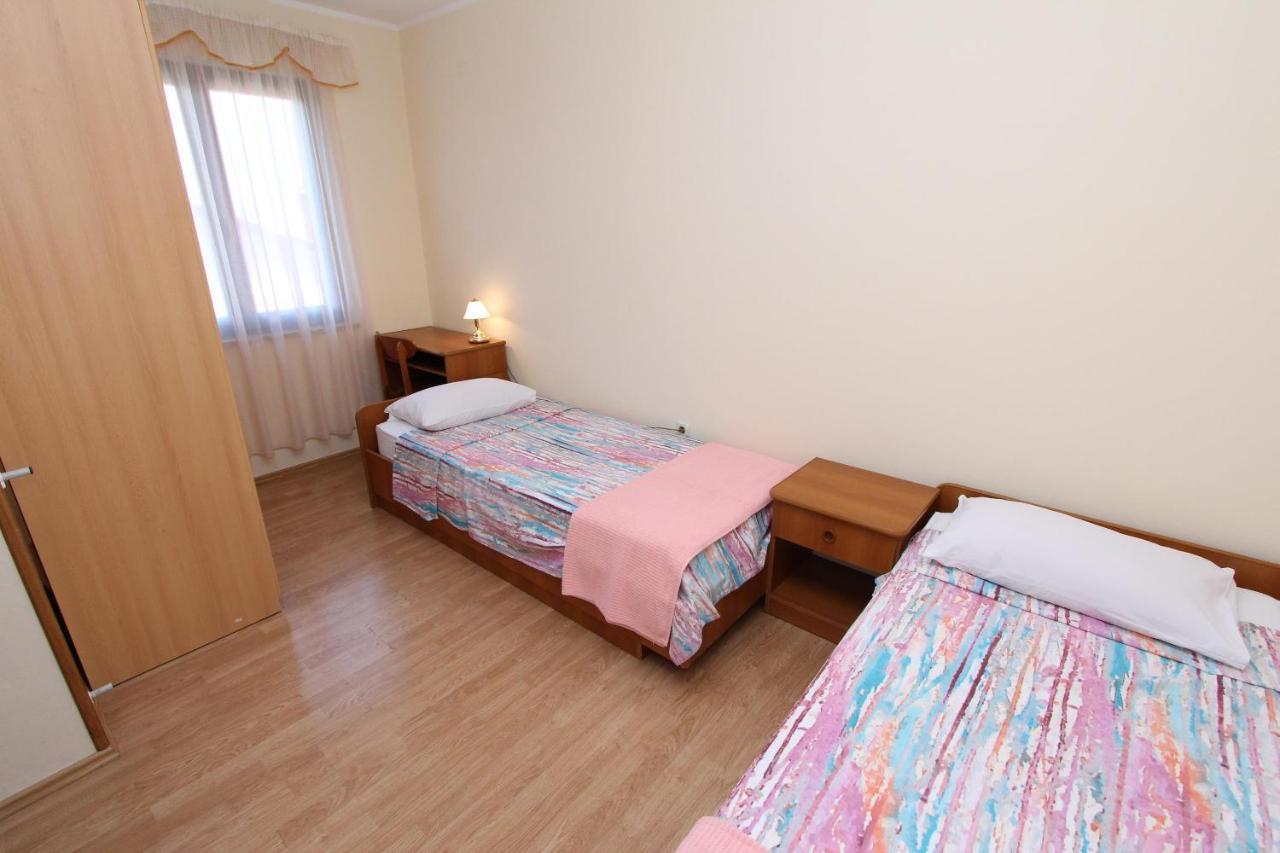 Rooms And Apartments Dino โรวีน ภายนอก รูปภาพ