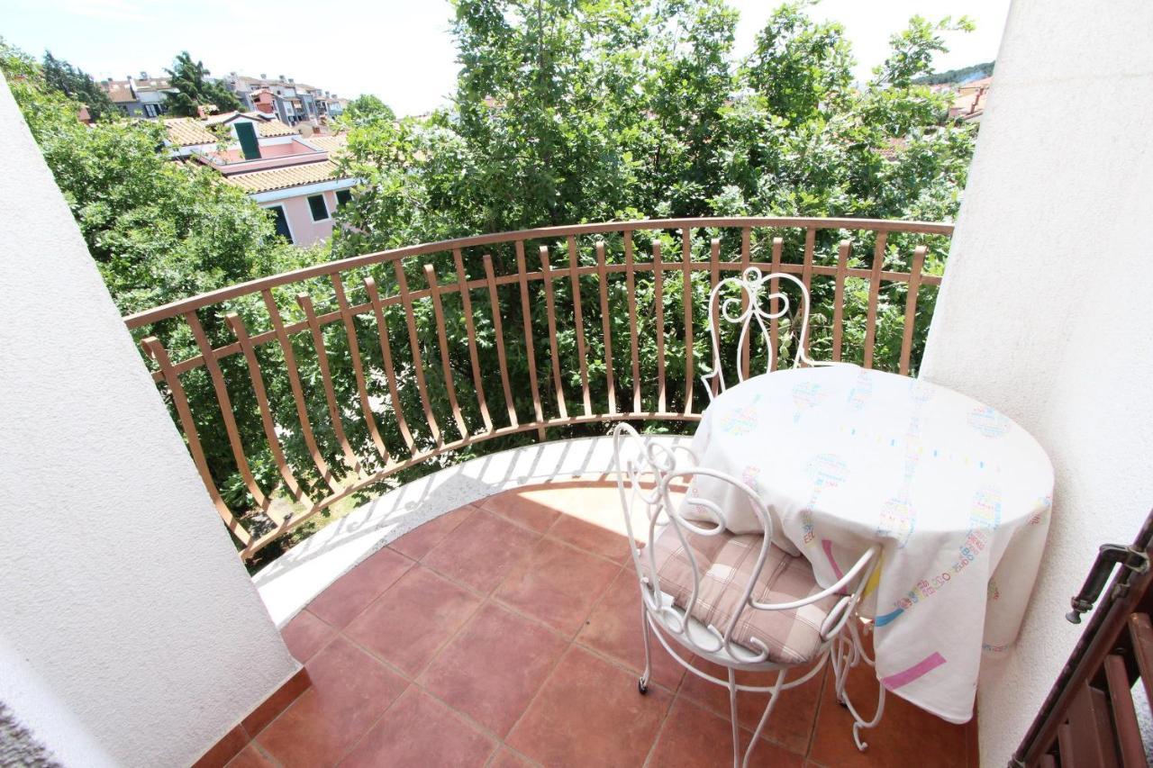 Rooms And Apartments Dino โรวีน ภายนอก รูปภาพ