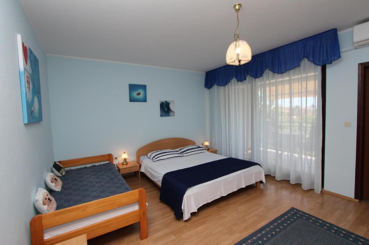 Rooms And Apartments Dino โรวีน ภายนอก รูปภาพ