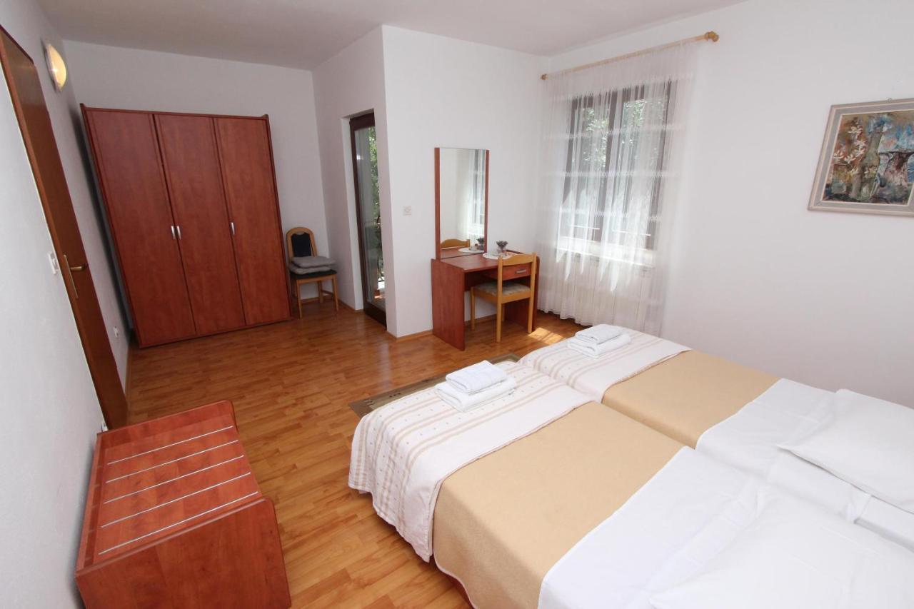 Rooms And Apartments Dino โรวีน ภายนอก รูปภาพ