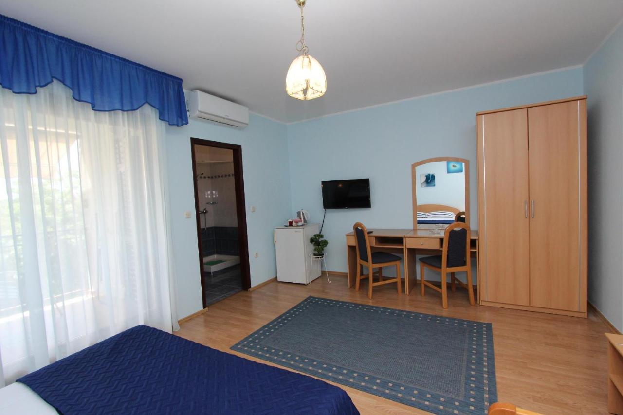 Rooms And Apartments Dino โรวีน ภายนอก รูปภาพ