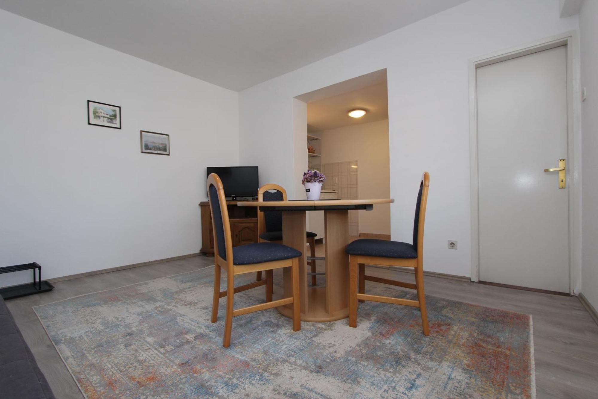 Rooms And Apartments Dino โรวีน ห้อง รูปภาพ