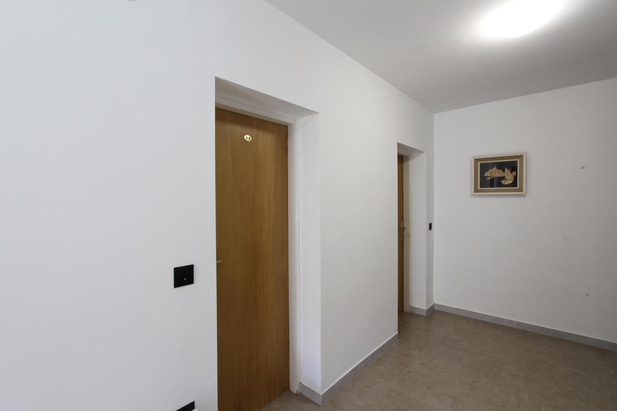 Rooms And Apartments Dino โรวีน ห้อง รูปภาพ